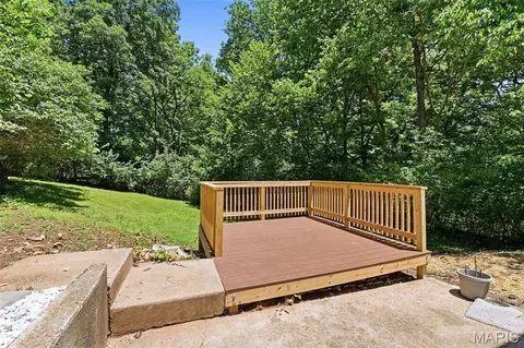 Exterior - 25 Apache Trl, Fenton, MO 63026 photo 2 of 3