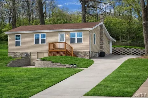810 Forest Ave, Valley Park, MO 63088