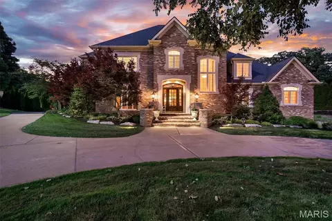 12955 Sunset Bluff Ct, Sunset Hills, MO 63127