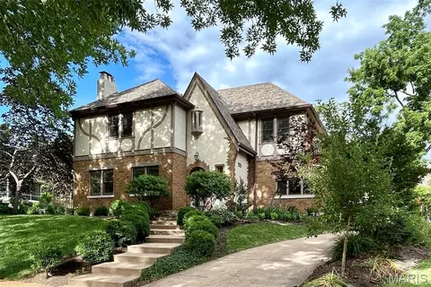 708 Audubon Dr, Clayton, MO 63105