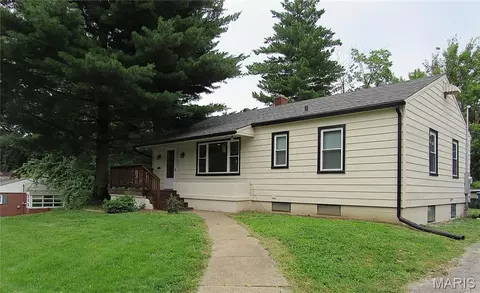 903 Mcpherson Ave, Alton, IL 62002