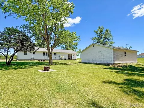 Exterior - 180 E Woodard St, Leonard, MO 63451 photo 6 of 9