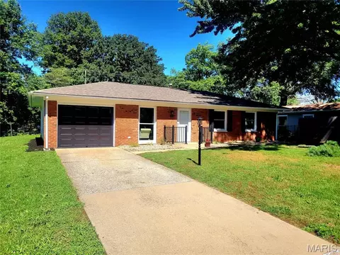 405 Todd Ln, Belleville, IL 62221