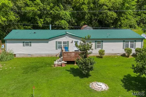 9345 Schaller Rd, Lenzburg, IL 62255
