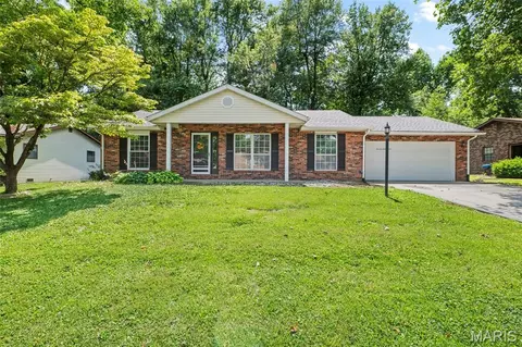 125 Turnbridge Dr, Swansea, IL 62226