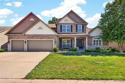 102 Eckstein Ln, Lake Saint Louis, MO 63367