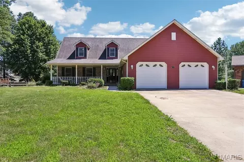 2 Bradford Pl, Bethalto, IL 62010