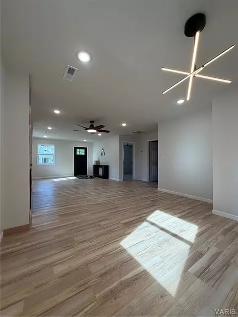 Living - 214 Cook Ave, Chaffee, MO 63740 photo 3 of 5