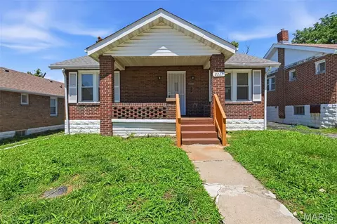8221 Toddy Ave, Saint Louis, MO 63114