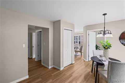 Entry Way - 506 E Washington St, O'fallon, IL 62269 photo 1 of 2