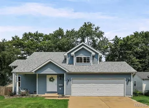 Exterior - 506 E Washington St, O'fallon, IL 62269 photo 2 of 3