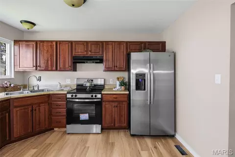 Kitchen - 506 E Washington St, O'fallon, IL 62269 photo 1 of 4