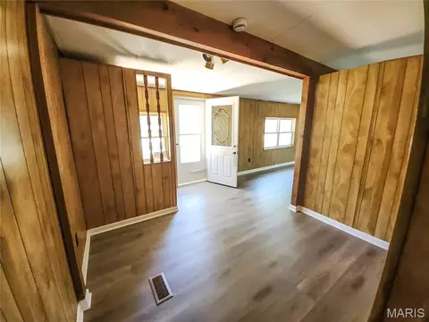 Entry Way - 429 Orr St, Pacific, MO 63069 photo 1 of 2