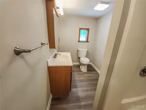 Bath - 429 Orr St, Pacific, MO 63069 photo 3 of 3
