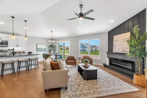 Living - 5 Tether Ct, Hamel, IL 62046 photo 1 of 3