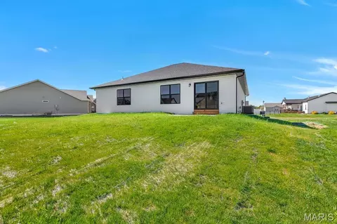 Exterior - 5 Tether Ct, Hamel, IL 62046 photo 5 of 9
