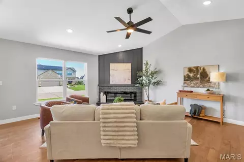 Living - 5 Tether Ct, Hamel, IL 62046 photo 2 of 3