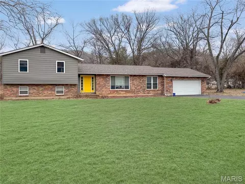 5967 Town And Country Ln, House Springs, MO 63051