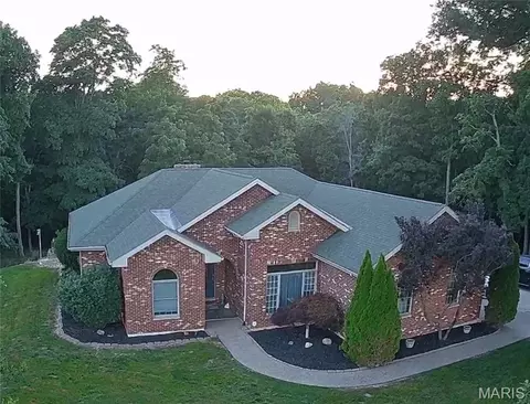 3150 Pleasant Run Dr, Palmyra, MO 63461