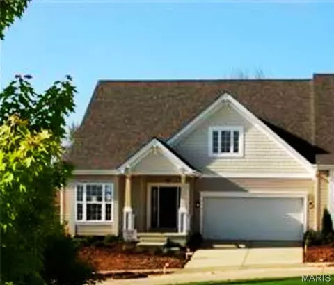 1437 Colonial Dr, Saint Charles, MO 63304