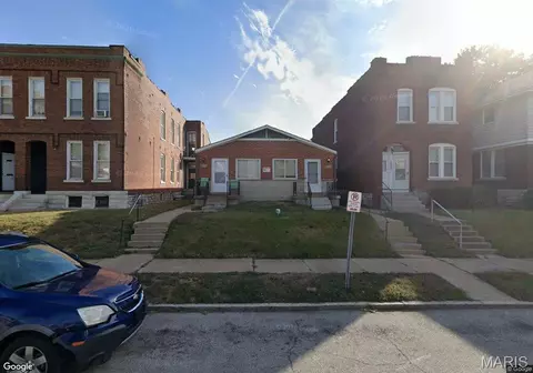 8552 Church Rd, Saint Louis, MO 63147