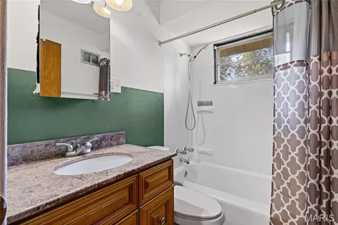 Bath - 8644 Harold Dr, Berkeley, MO 63134 photo 1 of 2