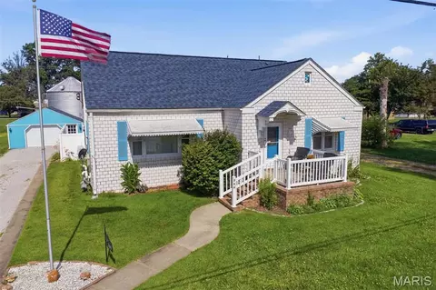 Exterior - 209 S Broadway, Hoffman, IL 62250 photo 12 of 12