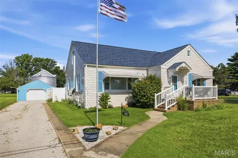 Other - 209 S Broadway, Hoffman, IL 62250 photo 2 of 16