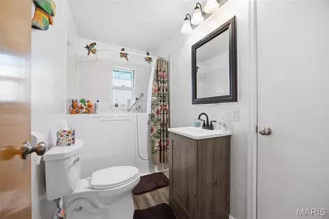 Bath - 209 S Broadway, Hoffman, IL 62250 photo 1 of 3