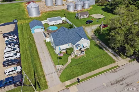 View/Area - 209 S Broadway, Hoffman, IL 62250 photo 1 of 5