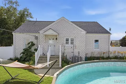 Exterior - 209 S Broadway, Hoffman, IL 62250 photo 4 of 12