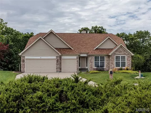 10 Meramec Bluffs Ct, Eureka, MO 63025
