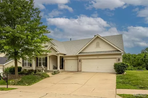 3016 Kingsridge Manor Dr, Saint Louis, MO 63129