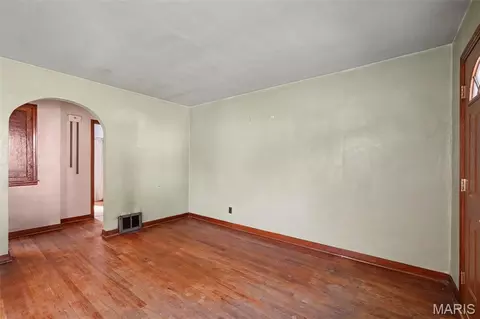 Living - 511 Averill Ave, Ferguson, MO 63135 photo 1 of 6