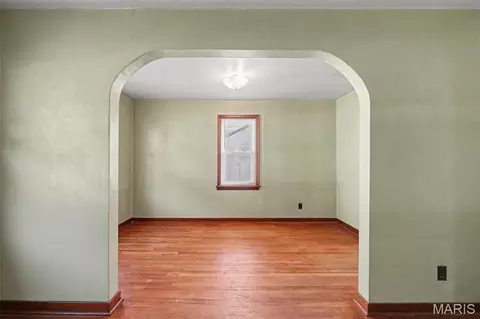 Living - 511 Averill Ave, Ferguson, MO 63135 photo 4 of 6