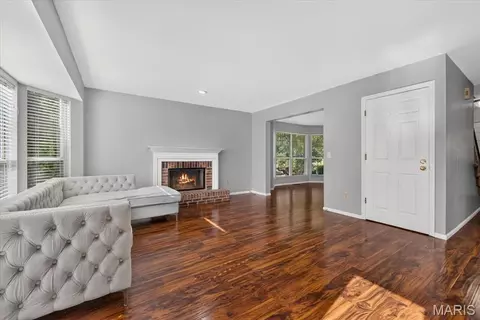 Living - 4 Iron Bridge Ct, O'fallon, MO 63368 photo 11 of 13