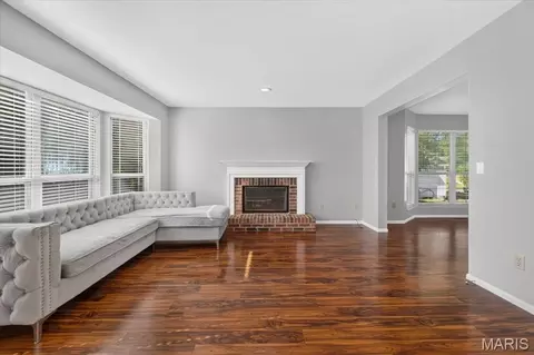 Living - 4 Iron Bridge Ct, O'fallon, MO 63368 photo 7 of 13