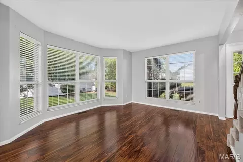 Living - 4 Iron Bridge Ct, O'fallon, MO 63368 photo 3 of 13