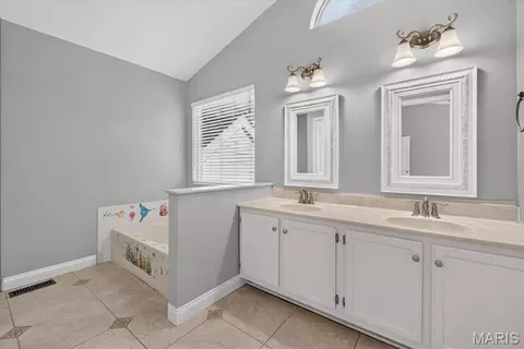 Bath - 4 Iron Bridge Ct, O'fallon, MO 63368 photo 3 of 7
