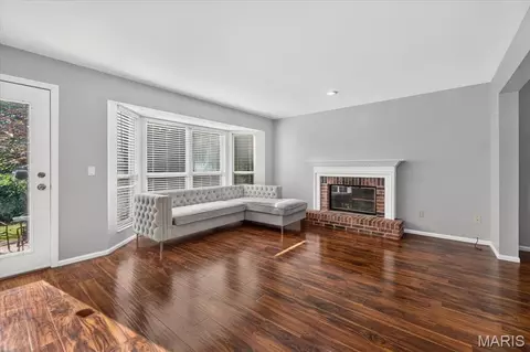 Living - 4 Iron Bridge Ct, O'fallon, MO 63368 photo 5 of 13