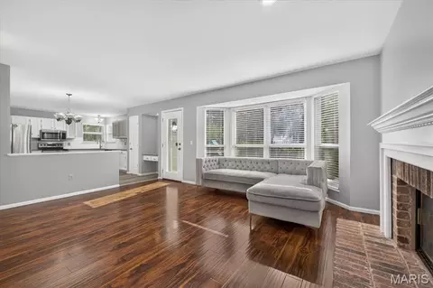 Living - 4 Iron Bridge Ct, O'fallon, MO 63368 photo 4 of 13