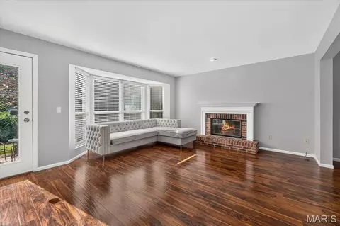 Living - 4 Iron Bridge Ct, O'fallon, MO 63368 photo 6 of 13