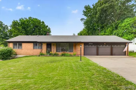 2704 Lido Ln, Saint Louis, MO 63129