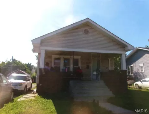727 N 38th St, East St Louis, IL 62205
