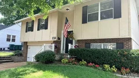2726 Bremerton Rd, Brentwood, MO 63144