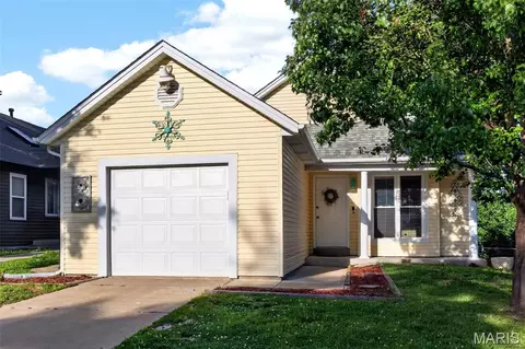 1106 Wild Plum Dr, St Peters, MO 63303