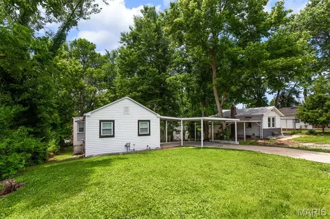 10532 Decker Ave, Saint Louis, MO 63114