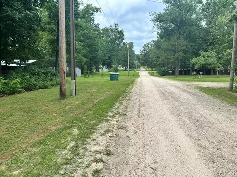 3527 Vandalia Dr, Iron Mountain, MO 63624