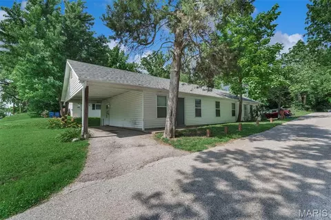 1620 Gallaher Ave, Saint Charles, MO 63301