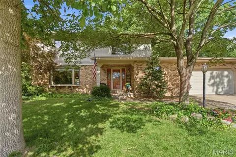 1916 Duke St, Edwardsville, IL 62025